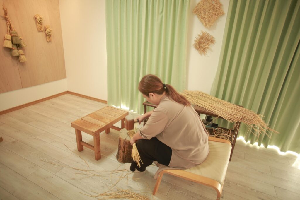 力強く「左綯い」で編み上げる独自の技法